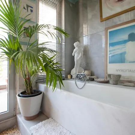 Urban Dream-down Town Apartment